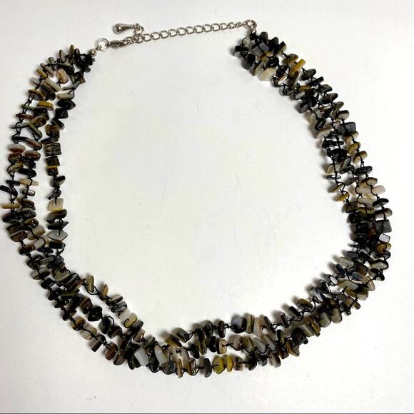 Modern multistrand knotted shell chip necklace - Picture 5 of 5